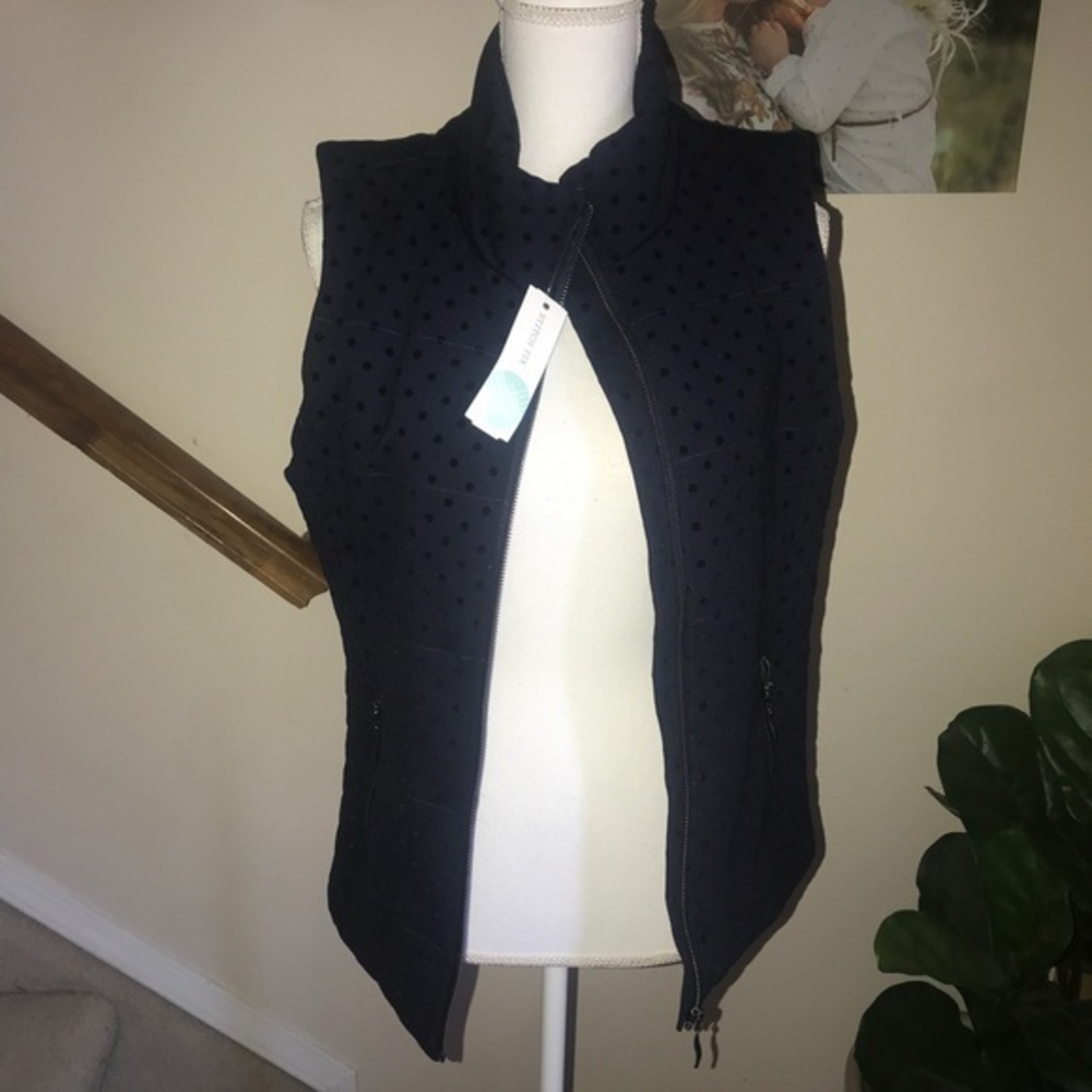 Stitch fix Kennan lemon tart blue dot puffer vest size M